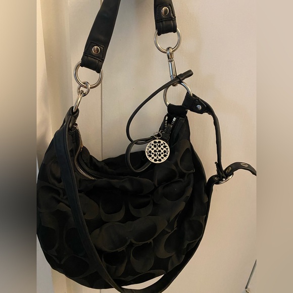 Classic Coach Logo Black Medium Boho Shoulder Purse - Picture 1 of 16
